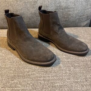 Banana Republic Men's Dark Brown Suede Chukka Boots